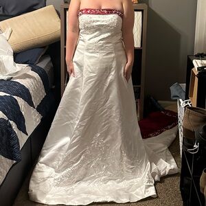Size 16 David’s bridal dress.